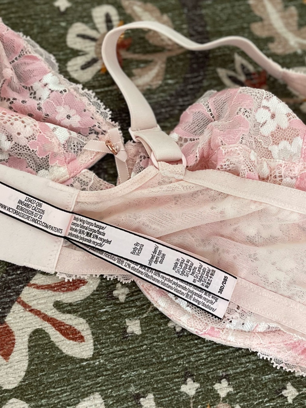 Victoria Secret NWOT 38D - Picture 5 of 5